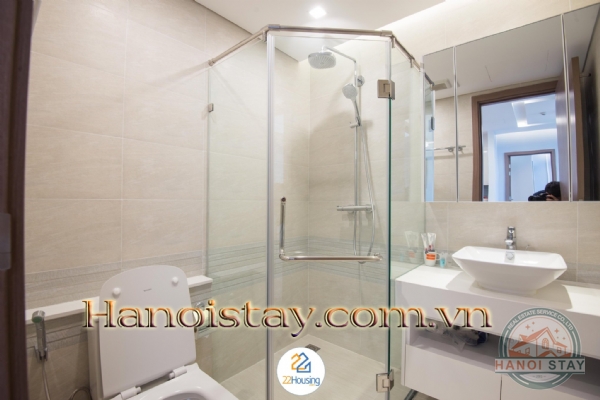 Cho thuê căn hộ 2 phòng ngủ tại Vinhome Metropolis, tầng cao, view trực diện Hồ Tây 8