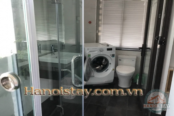 Cho thuê căn hộ dịch vụ 2 phòng ngủ giá cực tốt tại Xuân Diệu, Tây Hồ 3