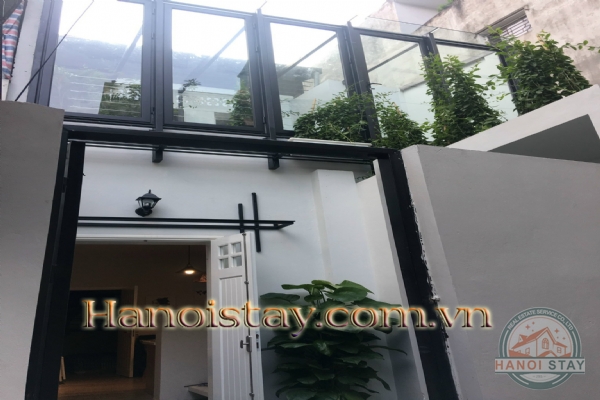 Chính chủ gửi cho thuê nhà nguyên căn tại phố Hoàng Hoa Thám, quận Ba Đình 4