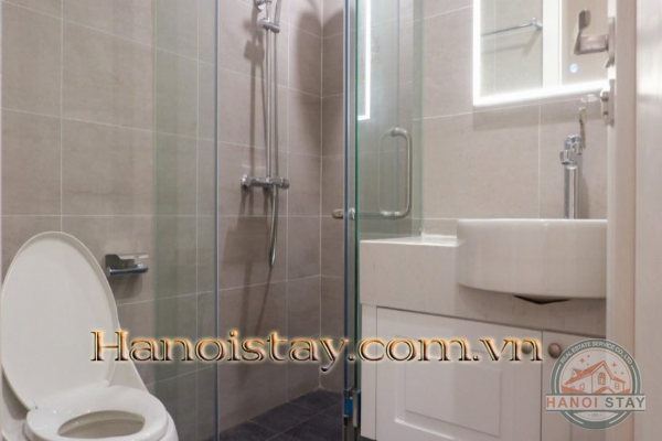Cho thuê căn hộ chung cư Lakeview thuộc tòa R3 Sunshine Riverside, Tây Hồ, tầng cao 9